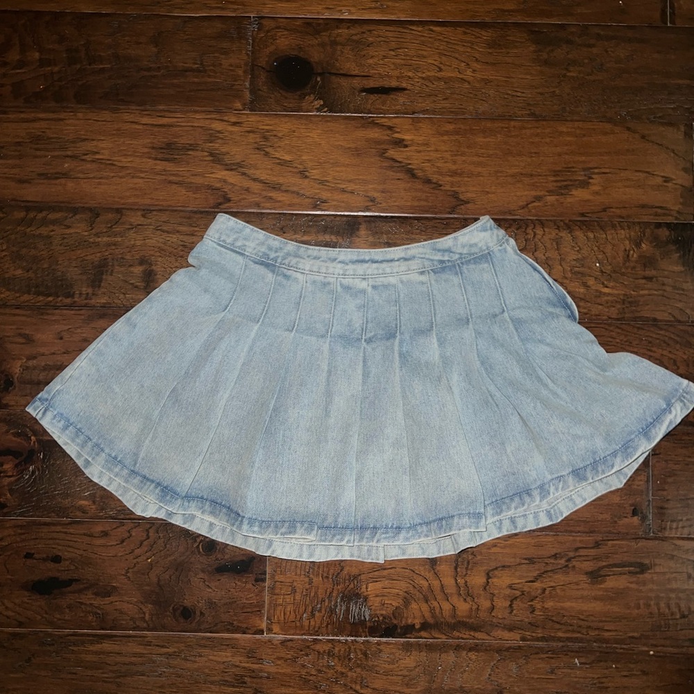 Denim pleated skirt
